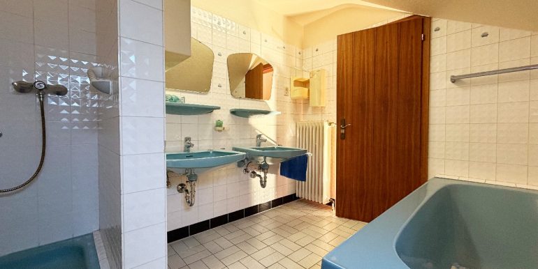 Dusch- und Wannenbad