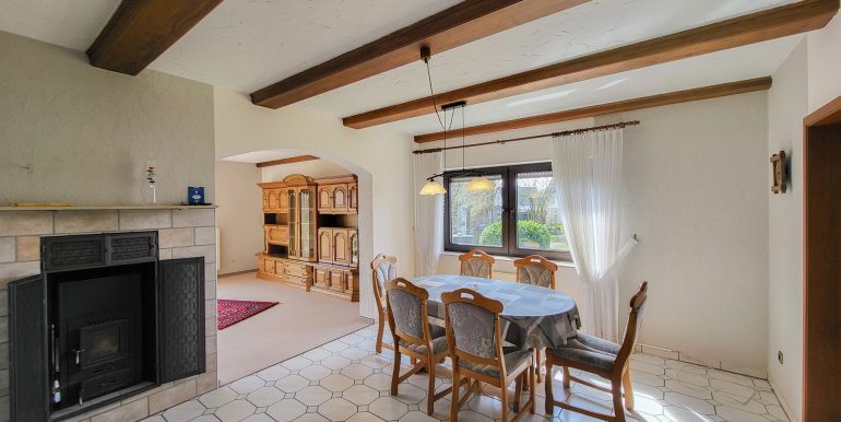 Essbereich mit Kamin EG