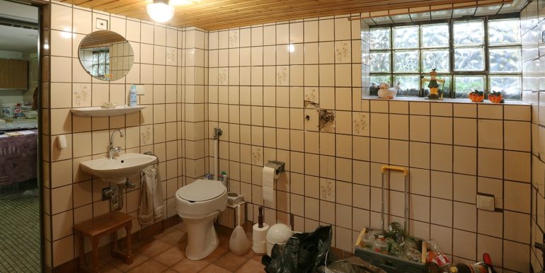 UG Hausanschlüsse  und  WC