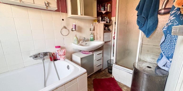 Badezimmer EG
