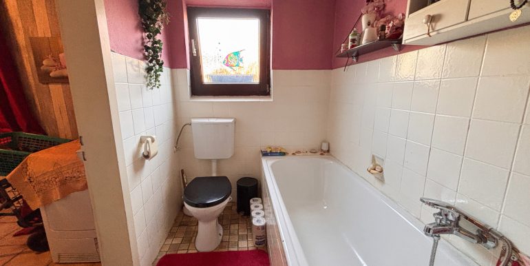 Badezimmer EG
