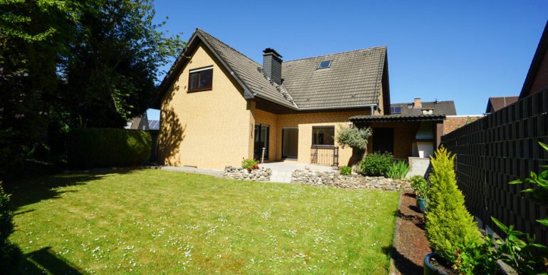 ... auf 705 m² Grundstück
