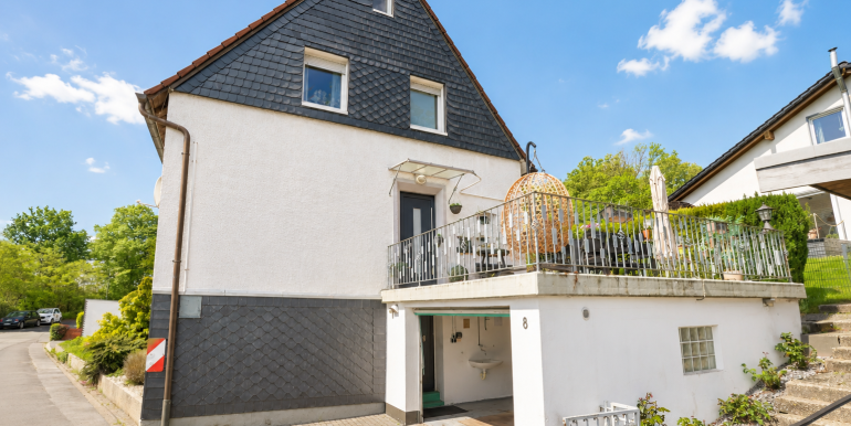 Haus und Garage