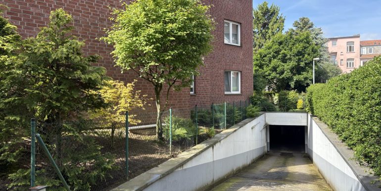 Tiefgaragenzufahrt