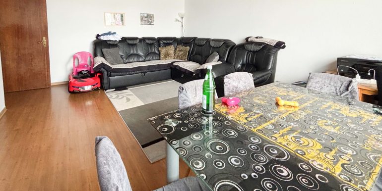 Wohn-/Esszimmer Wohnung 2. OG