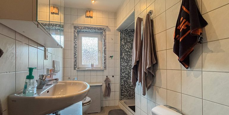 Badezimmer EG