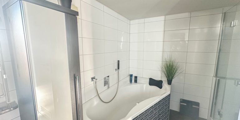 1. OG Badezimmer EG