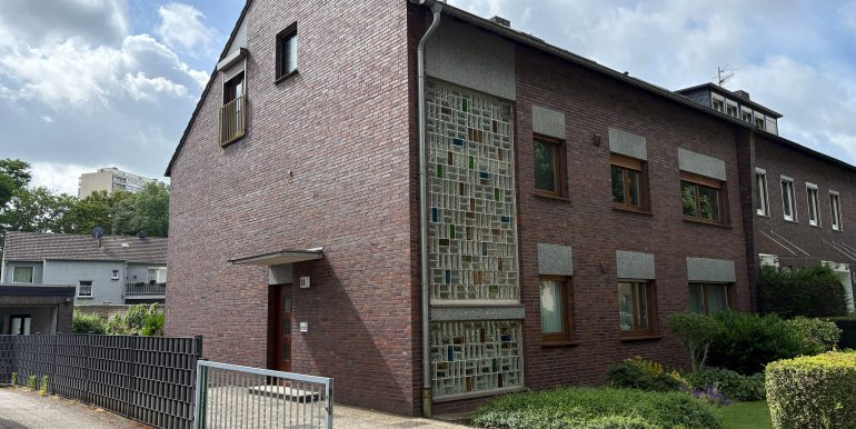 Zwei- bis Dreifamilienhaus in DU-Homberg