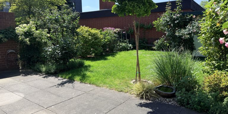 Terrasse + Garten