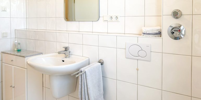 großes Badezimmer