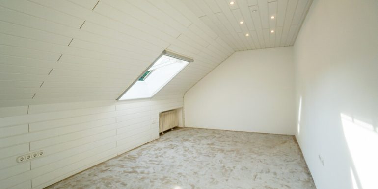 Kinderzimmer/Büro 2