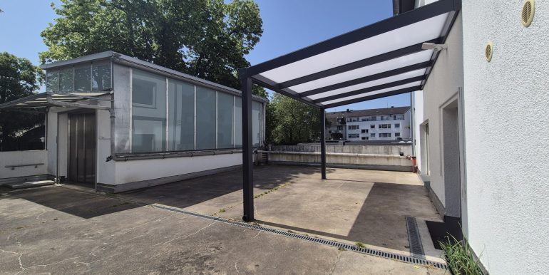 Aufzug und Terrasse