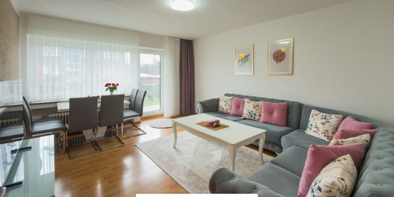 33 Wohnzimmer
