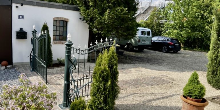 Einfahrt Schuppen