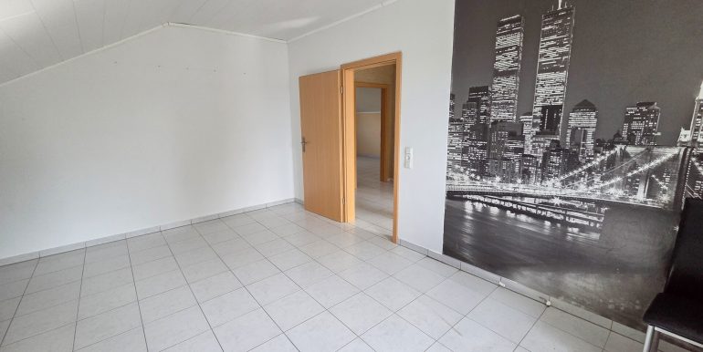 Schlafzimmer 1 DG