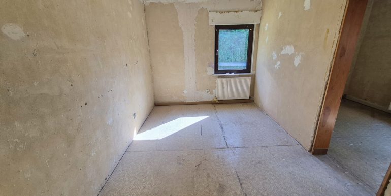 Zimmer - Wohnung links