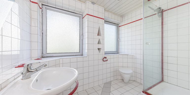 Tageslichtbad mit Dusche