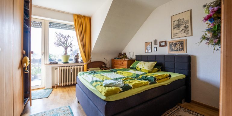 Schlafzimmer DG