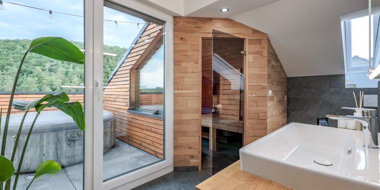 Badezimmer / Sauna OG