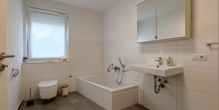 Bad Einliegerwohnung UG