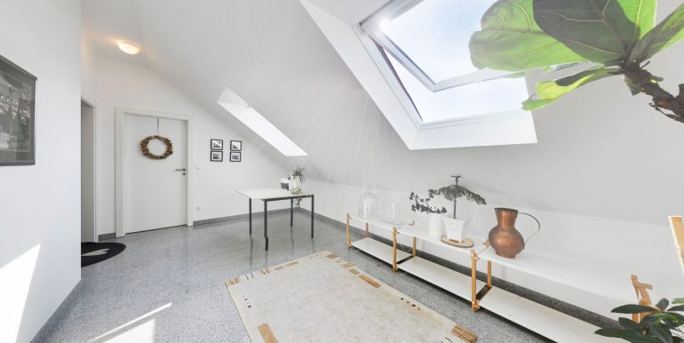 Treppenhaus Wohnung DG