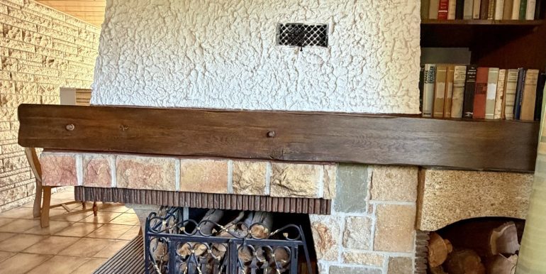 Jetziger Kamin im Erdgeschoss