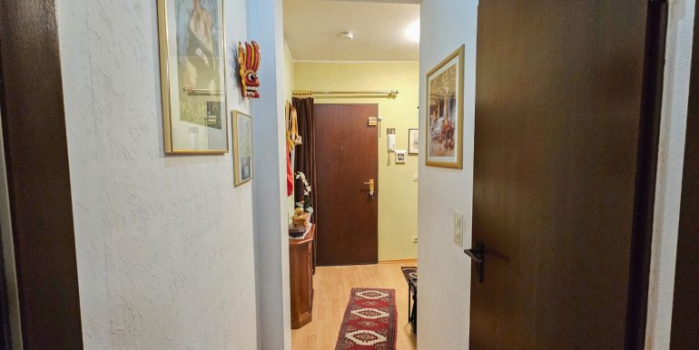 Wohnungsflur rechts
