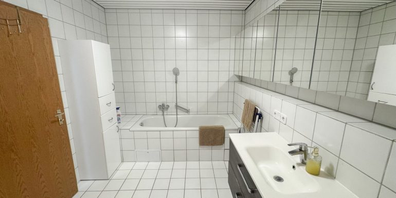 Dusche und Wannenbad