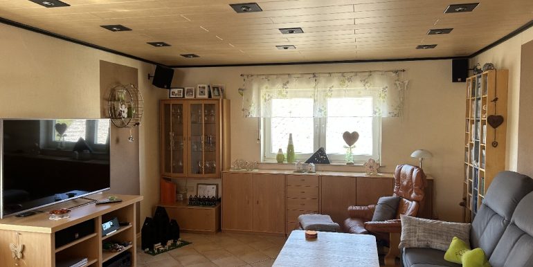 Wohnzimmer DG