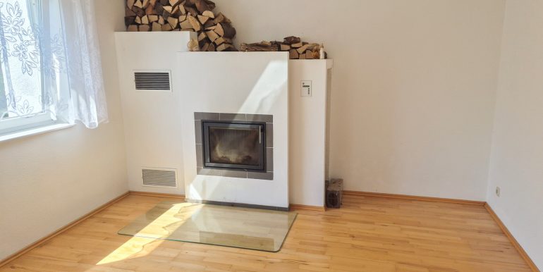 Wohnbereich mit Kamin (OG)