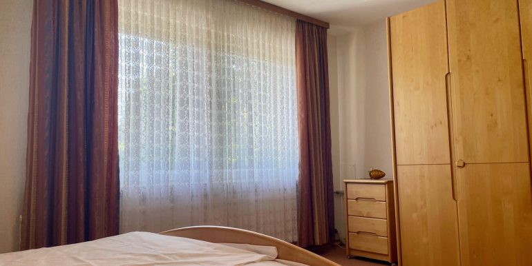 geräumiges Schlafzimmer (EG)