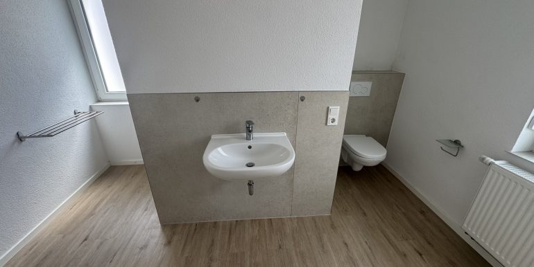 Tageslichtbad mit Dusche OG Wohnhaus Nr. 11