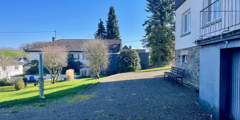 viel Platz hinter dem Haus