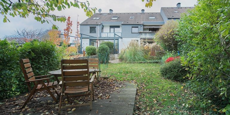 Haus vom Garten aus