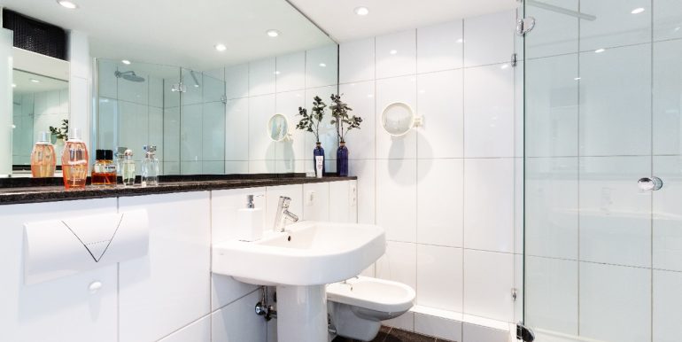 modernes Duschbad