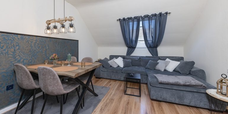 Einblick Wohnung rückwärtiges Haus