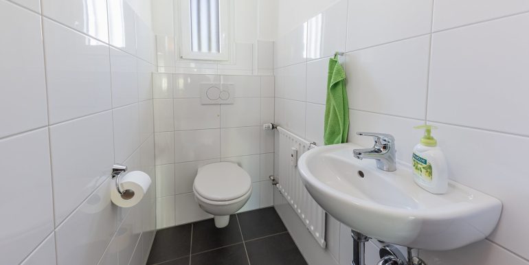 Einblick Wohnung straßenseitiges Haus