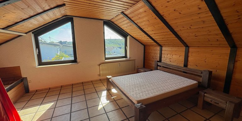 Schlafzimmer DG