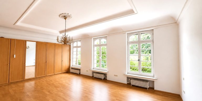 großes Schlafzimmer