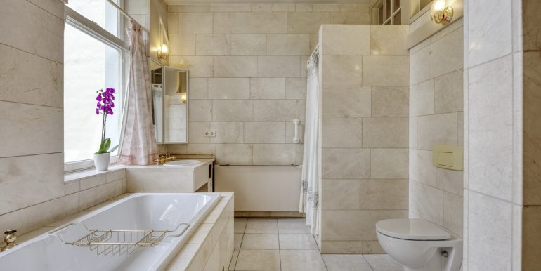 Badezimmer 1
