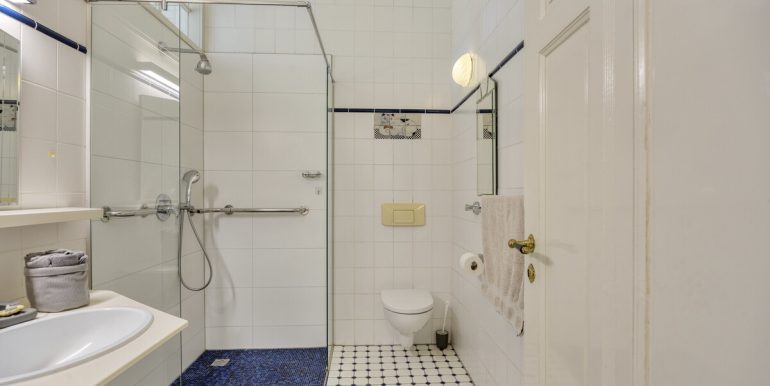 Badezimmer 2