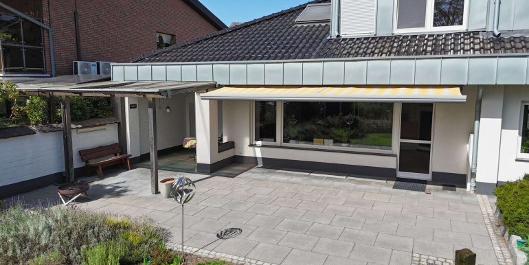 über 50m² große Terrasse