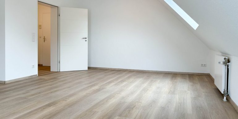 großzügiges Wohnzimmer