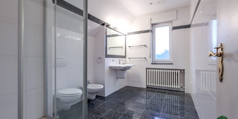 Badezimmer 1 OG