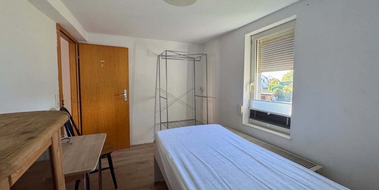 Zimmer 2 OG