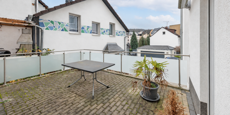 großzüger Terrasse
