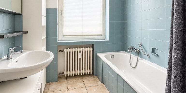 Badezimmer EG Rechts