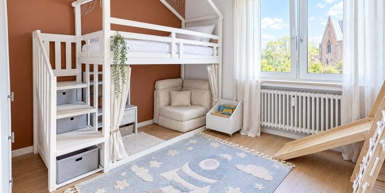 Schlafzimmer 2. OG Rechts2. OG Links
