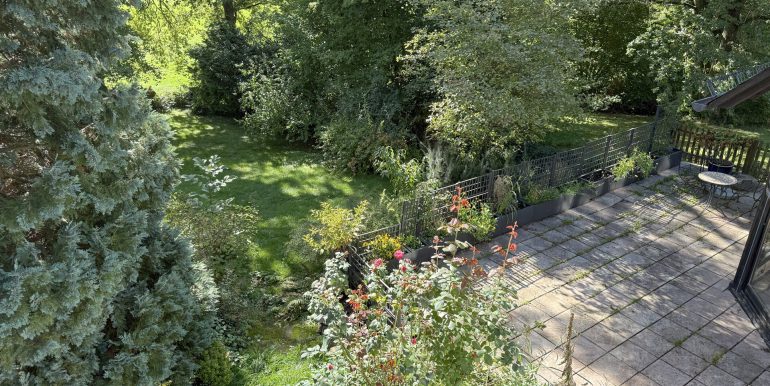 Blick auf Garten und Terrasse