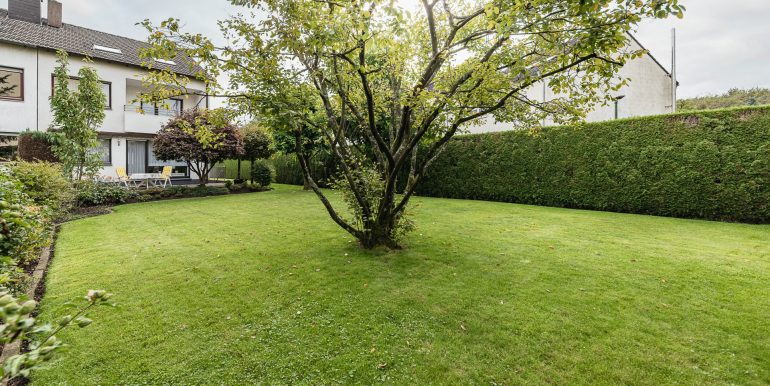 großzügiger Sonnengarten